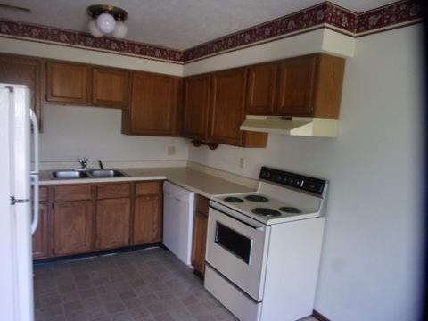 2002 Tracy Dr #6, Bloomington, IL 61704 photo 3