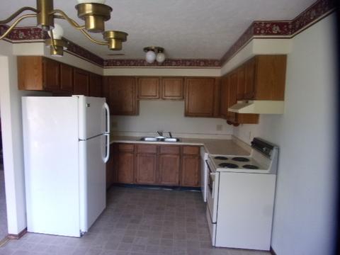 2002 Tracy Dr #6, Bloomington, IL 61704 photo 2