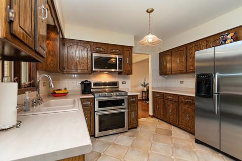 9 S555 Allison Ct, Willowbrook, IL 60527 photo 7