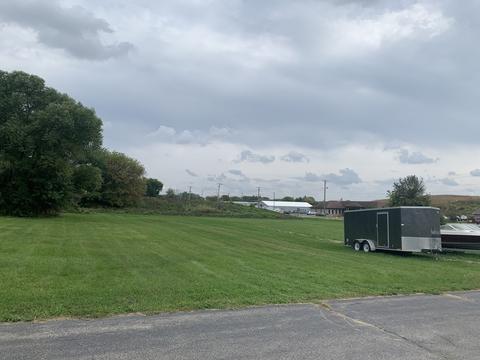 402 Meadows Dr, Freeport, IL 61032 photo 5