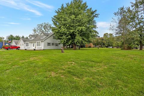 506 E Main St, Tolono, IL 61880 photo 3