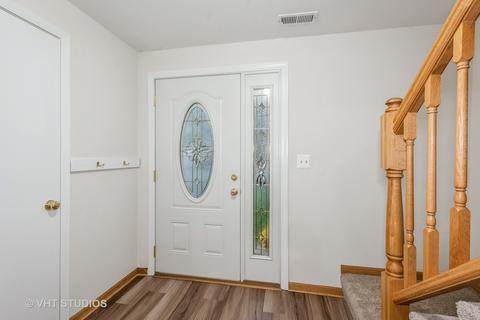 1104 Sandpiper Ct, Bartlett, IL 60103 photo 2