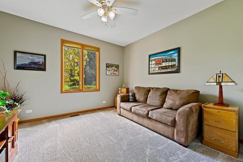 320 Greenfeather Ln, Elgin, IL 60120 photo 7