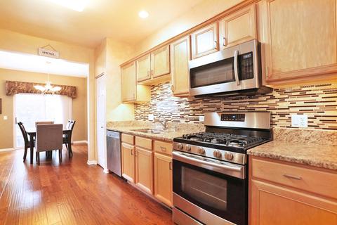 233 Bay Dr, Itasca, IL 60143 photo 5