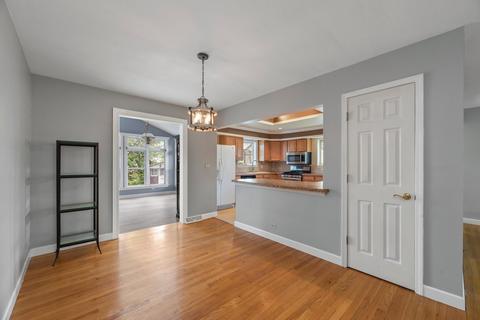 815 James Ct, Wheaton, IL 60189 photo 5