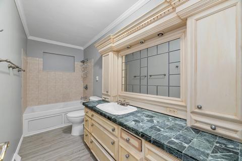 815 James Ct, Wheaton, IL 60189 photo 13