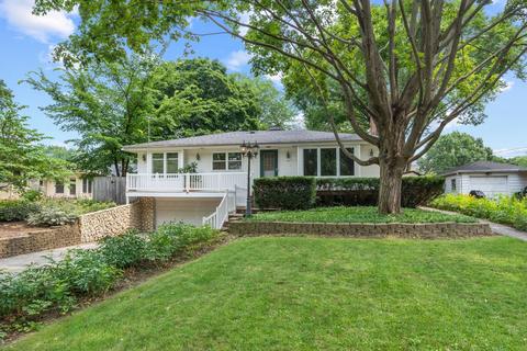 815 James Ct, Wheaton, IL 60189 photo 1