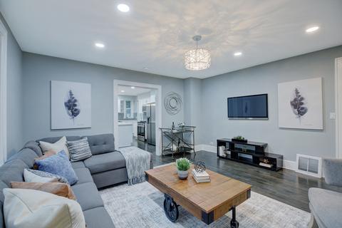 312 E Golf Rd, Des Plaines, IL 60016 photo 9