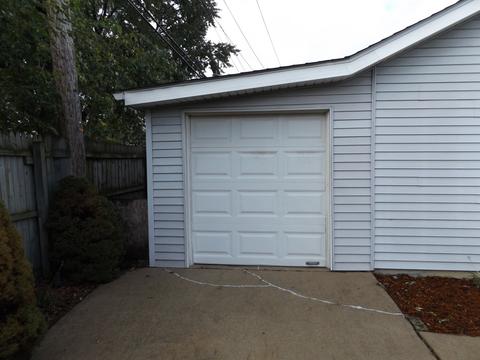 6953 W Olympic Dr, Bridgeview, IL 60455 photo 14