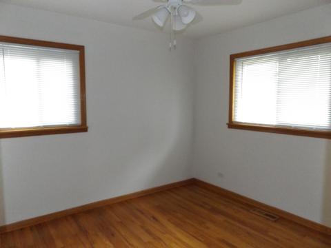 6953 W Olympic Dr, Bridgeview, IL 60455 photo 27