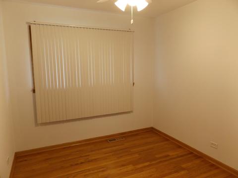 6953 W Olympic Dr, Bridgeview, IL 60455 photo 22
