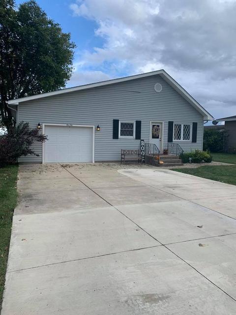 410 Elm St, Cedar Point, IL 61316 photo 2