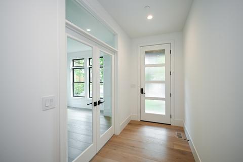 215 N Prospect St, Wheaton, IL 60187 photo 3
