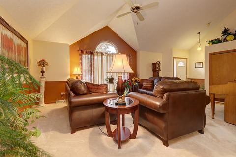 15405 S Creekside Dr, Plainfield, IL 60544 photo 2