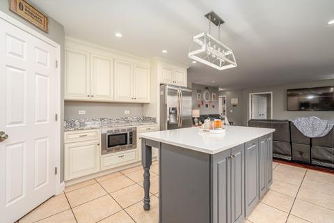 1704 Fox Ridge Dr, Plainfield, IL 60586 photo 8