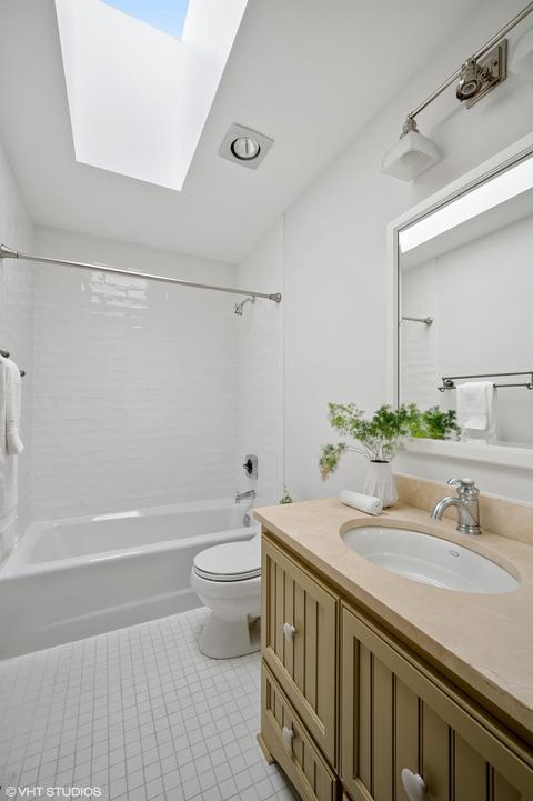 2145 N Clark St #E, Chicago, IL 60614 photo 26