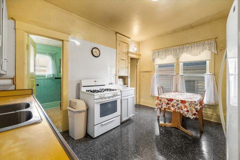 796 E Galena Blvd, Aurora, IL 60505 photo 9