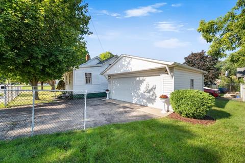796 E Galena Blvd, Aurora, IL 60505 photo 3
