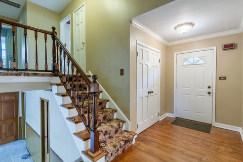 511 S Edward St, Mount Prospect, IL 60056 photo 2