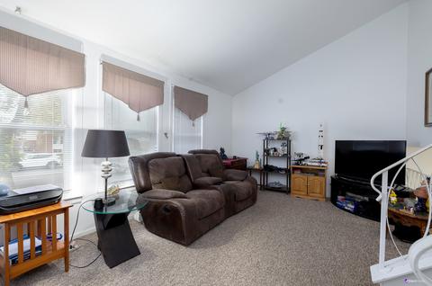9272 Dee Rd, Des Plaines, IL 60016 photo 4
