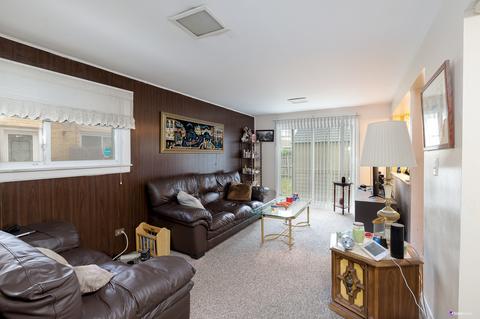 9272 Dee Rd, Des Plaines, IL 60016 photo 5