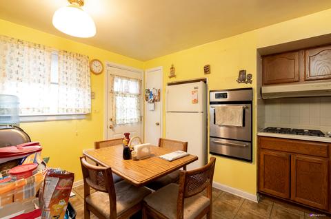 9272 Dee Rd, Des Plaines, IL 60016 photo 8