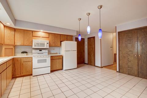 215 Old Forge Rd, Elgin, IL 60123 photo 9