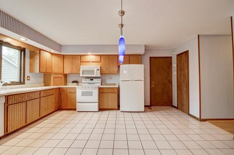 215 Old Forge Rd, Elgin, IL 60123 photo 8