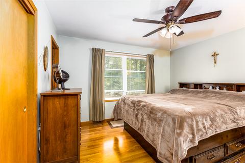 1012 Hilltop Blvd, Mchenry, IL 60050 photo 6