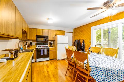 1012 Hilltop Blvd, Mchenry, IL 60050 photo 4