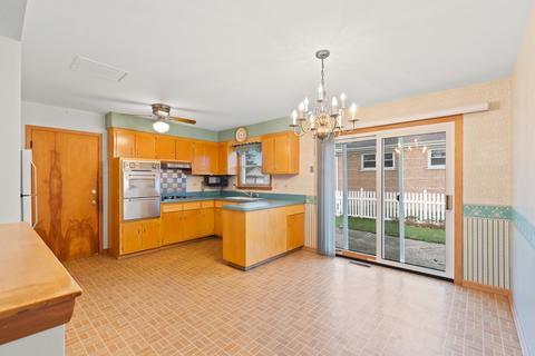 8101 Normandy Ave, Burbank, IL 60459 photo 9