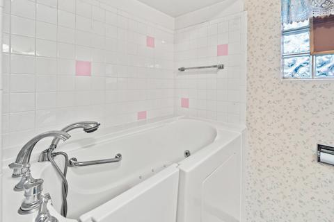 8101 Normandy Ave, Burbank, IL 60459 photo 18