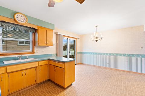 8101 Normandy Ave, Burbank, IL 60459 photo 12