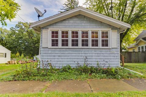 1206 S Wright St, Bloomington, IL 61701 photo 2
