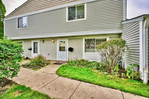 854 Oxford Pl, Wheeling, IL 60090 photo 2
