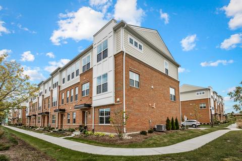 2929 Reflection Dr, Naperville, IL 60564 photo 1