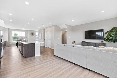 2929 Reflection Dr, Naperville, IL 60564 photo 7