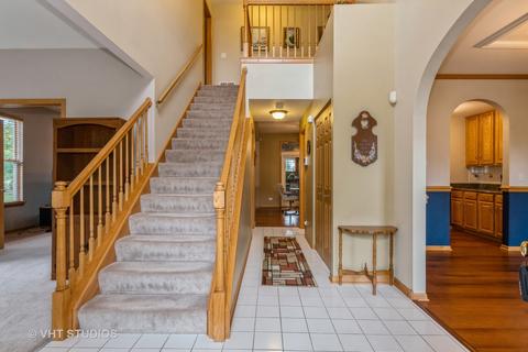 1716 Pinnacle Dr, Aurora, IL 60502 photo 4