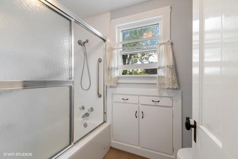 339 N Worth Ave, Elgin, IL 60123 photo 11