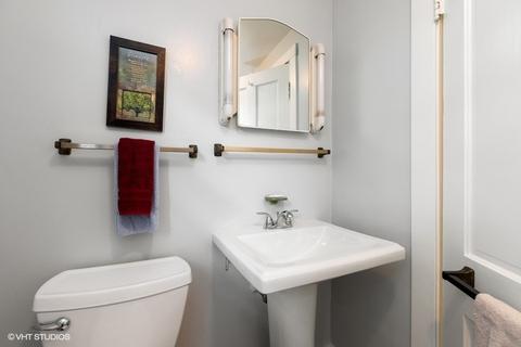 339 N Worth Ave, Elgin, IL 60123 photo 12