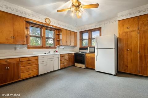 339 N Worth Ave, Elgin, IL 60123 photo 4