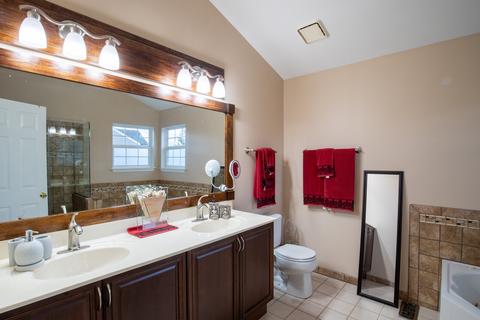 207 Faircroft Rd, Bartlett, IL 60103 photo 11