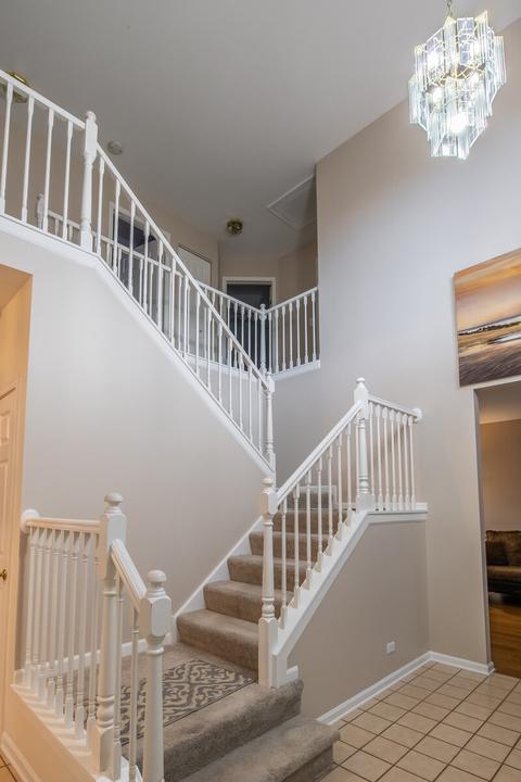 207 Faircroft Rd, Bartlett, IL 60103 photo 3