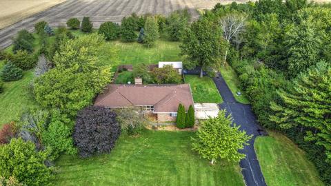 1950 W Scully Rd, Dwight, IL 60420 photo 1