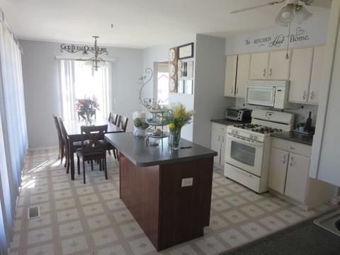 8 Circle Dr E, Montgomery, IL 60538 photo 5