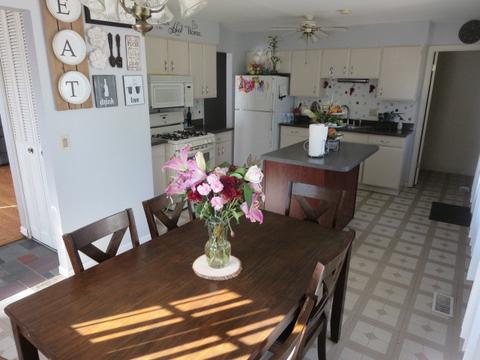 8 Circle Dr E, Montgomery, IL 60538 photo 6