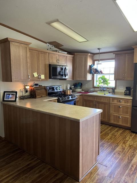 706 W Clark St, Thomasboro, IL 61878 photo 8