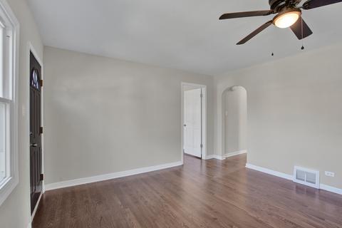 555 E 104th Pl, Chicago, IL 60628 photo 4
