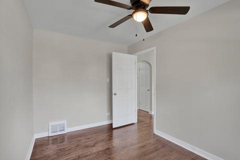 555 E 104th Pl, Chicago, IL 60628 photo 6