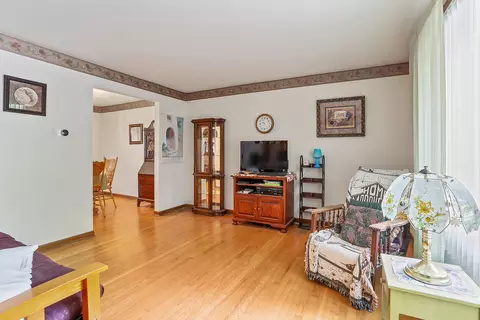 910 Macgregor Rd, Lockport, IL 60441 photo 4